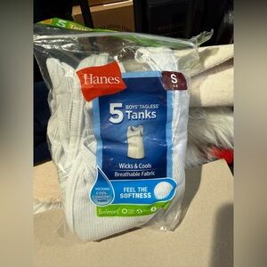 Hanes Boys' Tagless Tanks - Soft White. 5 pack Size S